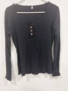 Long-Sleeve Black Ribbed Henley Top